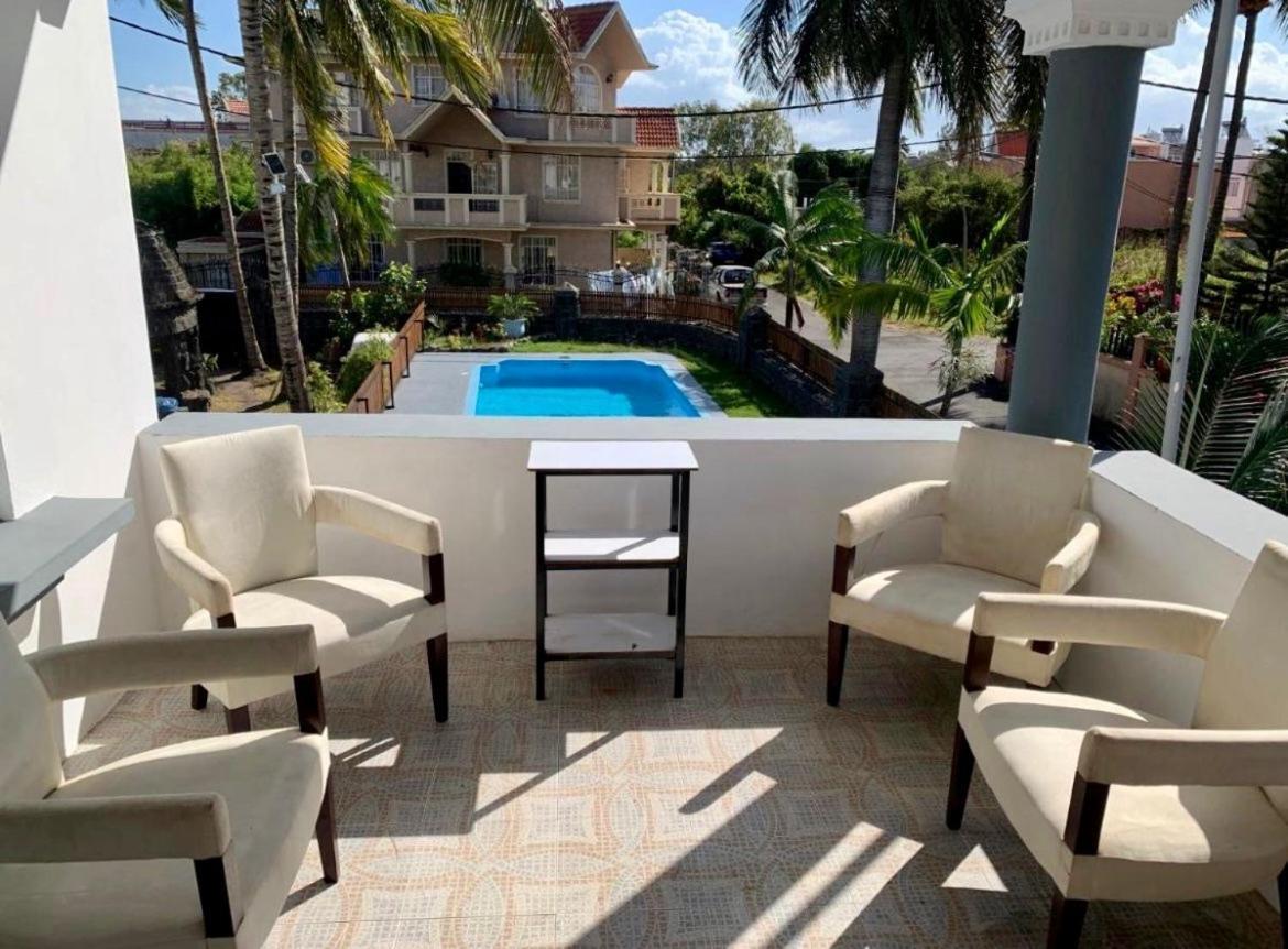 White Castle Villa Pereybere Beach Exterior photo